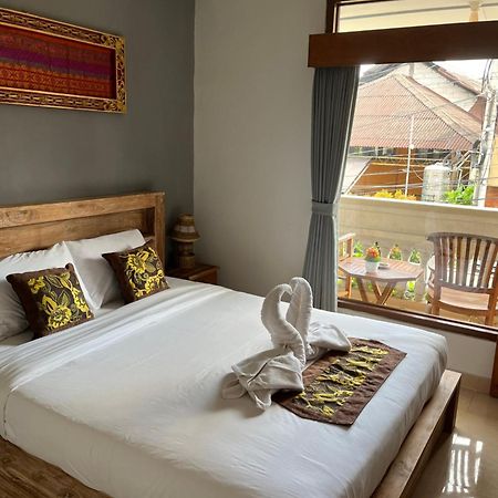 Yastra Yana Homestay ウブド エクステリア 写真